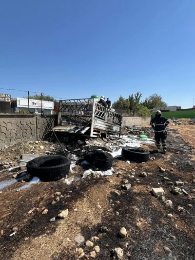 Batman'da kamyonet römorkunda çıkan yangın söndürüldü
