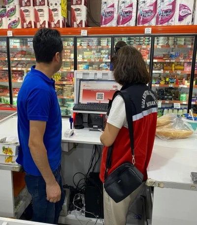 Batman'da marketlerde gıda denetimi sürüyor