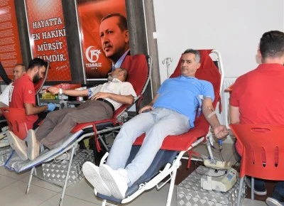 Batman'da Milli Eğitim Müdürlüğü personeli kan bağışında bulundu