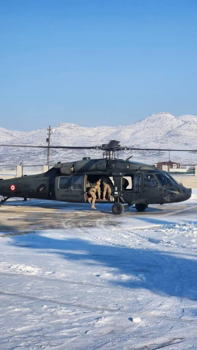 Batman'da rahatsızlanan 92 yaşındaki kişi jandarma helikopteriyle hastaneye ulaştırıldı