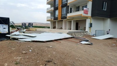 Batman'da şiddetli rüzgar etkili oldu