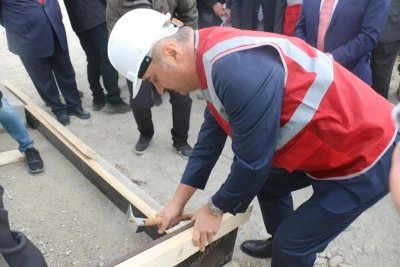 Batman’da Türkiye’nin En Büyüğü İçin İlk Çivi Çakıldı