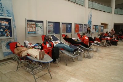 Batman'da üniversite öğrencileri kan bağışında bulundu