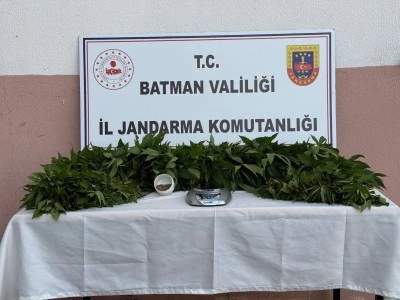 Batman'da uyuşturucu operasyonlarında yakalanan 2 zanlı tutuklandı