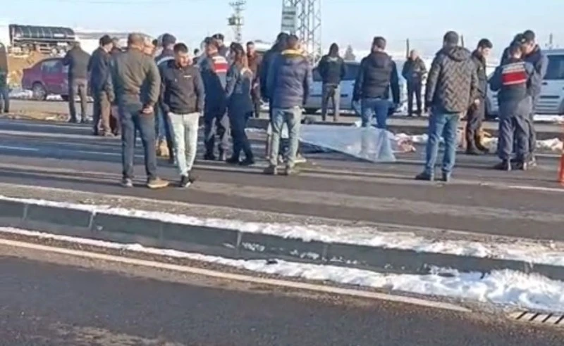 Batman-Kurtalan Karayolu&rsquo;nda Otomobil Yayaya &Ccedil;arptı: 1 Kişi Hayatını Kaybetti