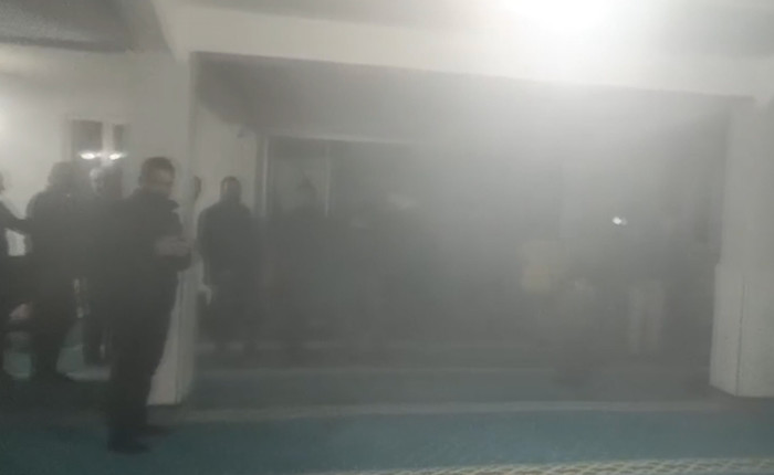 Batman'da camide teravih namazı sırasında elektrik panosunda çıkan yangın söndürüldü