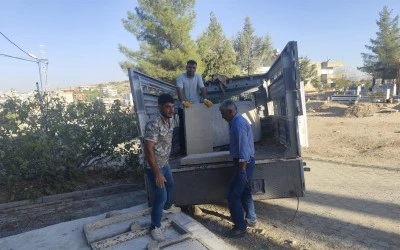 Belediyeden Köye Mezar Taşı Desteği