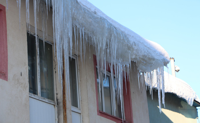 Bingöl Karlıova'da dondurucu soğuk hakim