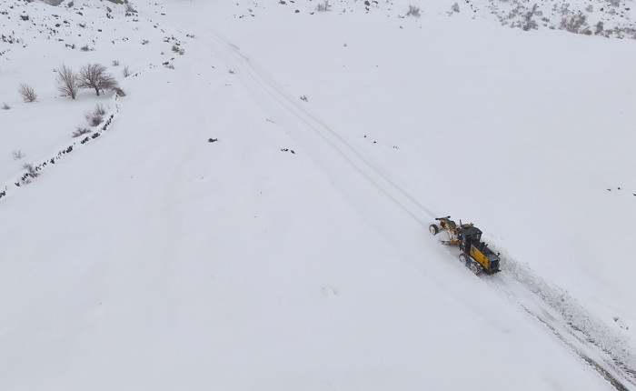 Bingöl'de 77 yerleşim yerine ulaşım sağlanamıyor