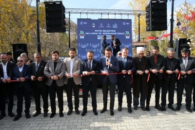 Bitlis'in Mutki ilçesi doğal gaza kavuştu