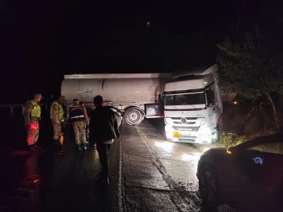 Bitlis-Siirt Karayolu’nda Zincirleme Kaza: 4 Araç Birbirine Girdi