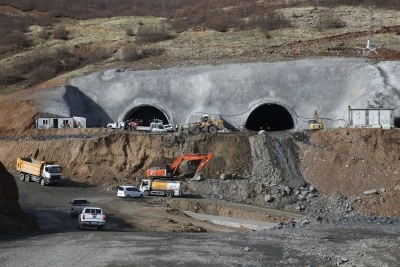 Bitlis-Tatvan çevre yolunda çalışmalar sürüyor