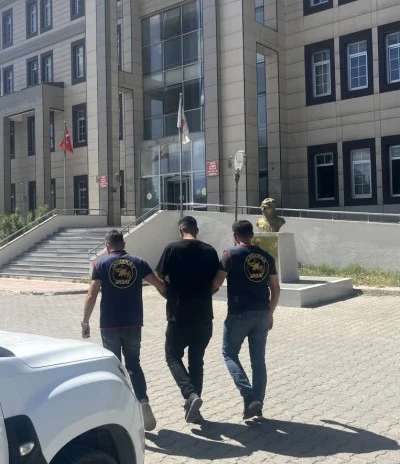 Bitlis'te 5 yıldır aranan zanlı sahte kimlikle yakalandı