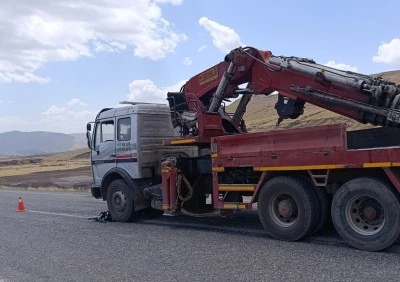 Bitlis'te ablasının düğün konvoyunda vinçle çarpışan motosikletin sürücüsü öldü