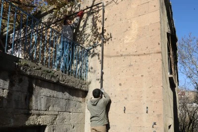 Bitlis'te doğalgaz altyapı çalışmaları sürüyor