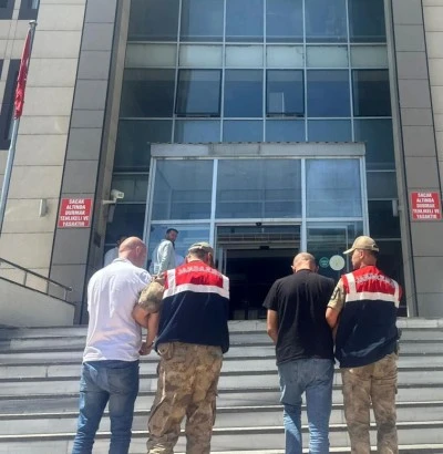 Bitlis'te göçmen kaçakçılığı yapan 2 zanlı tutuklandı