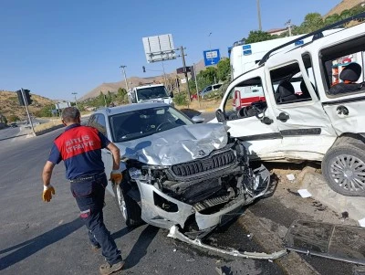 Siirt'in komşu ilinde feci kaza! 7 yaralı