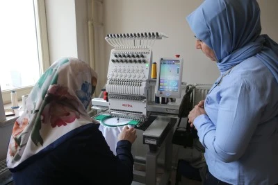 Bitlis'te Japonların hibe desteğiyle a&ccedil;ılan tekstil kursunda kadınlar iş hayatına hazırlanıyor
