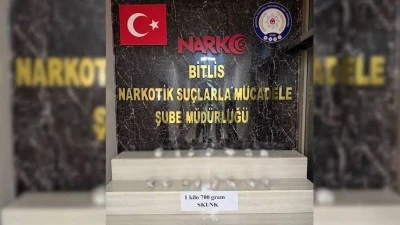 Bitlis'te otomobilde gizlenmiş 1 kilo 700 gram uyuşturucu ele ge&ccedil;irildi