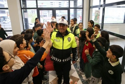 Bitlis'te polis ekipleri 22 bin öğrenciye trafik eğitimi verdi