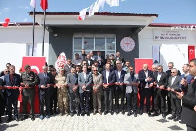 Bitlis'te şehidin adının verildiği aile sağlığı merkezi törenle hizmete açıldı