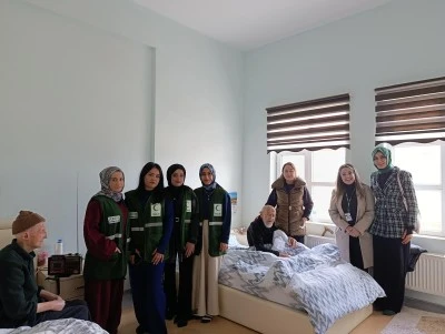 Bitlis'te Yeşilay gönüllüleri engelli bireyleri ziyaret etti