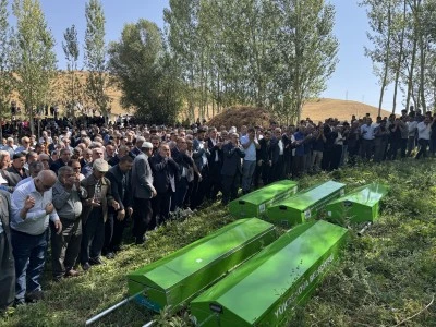 Bu Acının Tarifi Yok! Bir Aileden 5 Kişi Yan Yana Toprağa Verildi