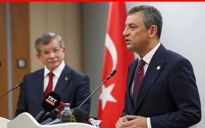 CHP Genel Başkanı &Ouml;zg&uuml;r &Ouml;zel Siirt&rsquo;i &Ouml;rnek G&ouml;sterip Sandığı İşaret Etti