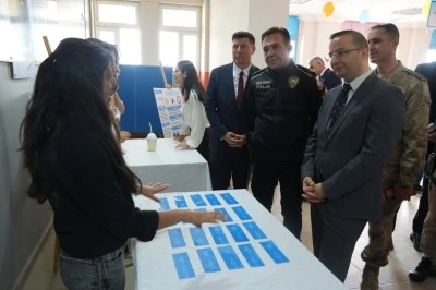 Cizre'de 4006 T&Uuml;BİTAK Bilim Fuarı a&ccedil;ıldı