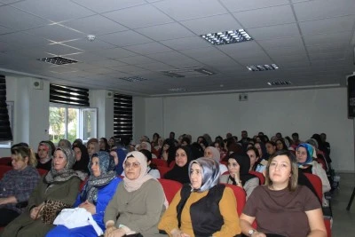 Cizre'de &quot;En İyi Narkotik Polisi Anne&quot; semineri düzenlendi