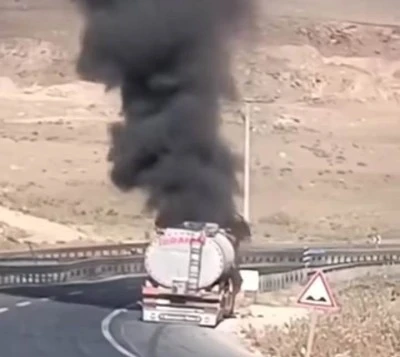 Cizre'de seyir halindeki akaryakıt tankerinde çıkan yangın söndürüldü