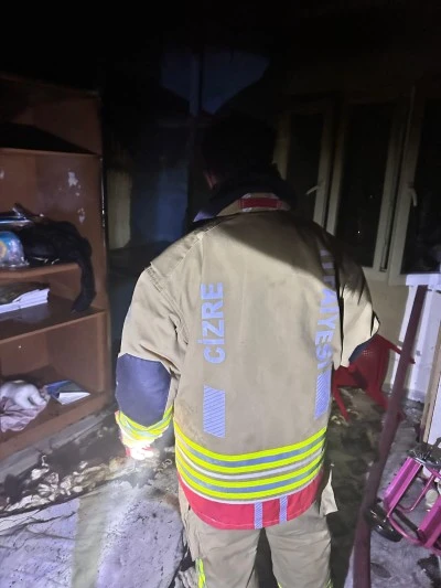 Cizre'de yangın çıkan evde hasar oluştu