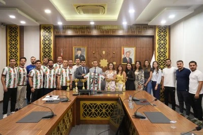 Cizre Kaymakamı Baycar, 3. Kamu Spor Oyunları'nda derece yapan takımları kabul etti