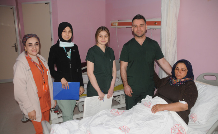 Cizre'de V-NOTES yöntemiyle rahim sarkması ameliyatı yapıldı