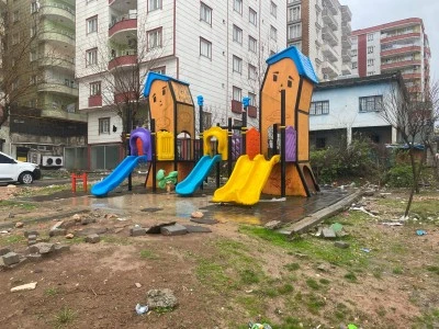 &Ccedil;ocuk Parkı Bakımsız Kaldı, Mahalleli Onarım İstiyor