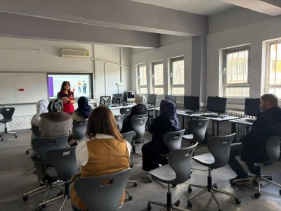 &Ccedil;ocukları Bağımlılıktan Korumak İ&ccedil;in Aileler Ne Yapmalı? Siirt'te Velilere Eğitim D&uuml;zenlendi