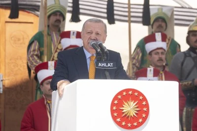 Cumhurbaşkanı Erdoğan, Malazgirt Zaferi'nin 954. yılı dolayısıyla Ahlat'taki etkinlikte konuştu
