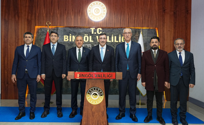Cumhurbaşkanı Yardımcısı Yılmaz, Bingöl UMKE Operasyon ve Lojistik Merkezini ziyaret etti: