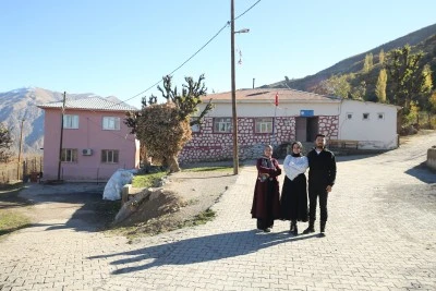 Dağlarla çevrili &quot;Çukurköy&quot;ün fedakar öğretmenleri öğrencilerini geleceğe hazırlıyor