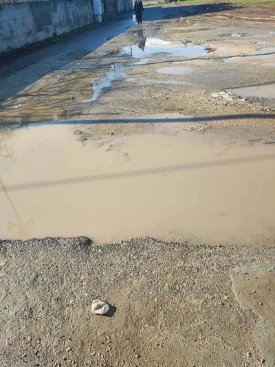 Derin &Ccedil;ukurlar Oluşan Sokakta Onarım Talebi