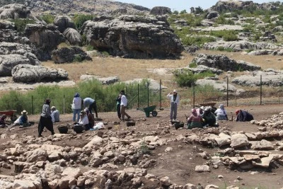 Diyarbakır'da 12 bin yıllık Çayönü Tepesi'nde dört yapı ve su kanalı bulundu