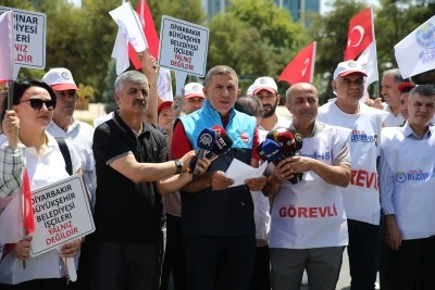 Diyarbakır'da bazı belediyelerde işten çıkarılan işçilerin eylemi sürüyor