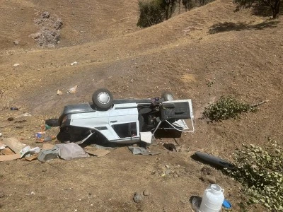 Diyarbakır'da devrilen otomobildeki 3'ü çocuk, 8 kişi yaralandı