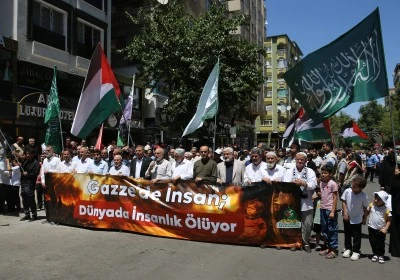 Diyarbakır'da, Hazreti Muhammed'in karikatür çizimini yayımlayan dergiye tepki