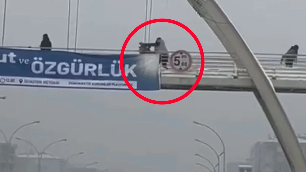 Diyarbakır'da kar topu attıkları gerek&ccedil;esiyle &ccedil;ocukları darbeden kişi g&ouml;zaltına alındı