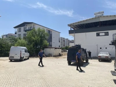 Diyarbakır'da oğlunun çekiçli saldırısına uğrayan baba ağır yaralandı