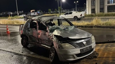 Diyarbakır'da otob&uuml;s ve otomobilin &ccedil;arpıştığı kazada, 2 kişi &ouml;ld&uuml;, 5 kişi yaralandı