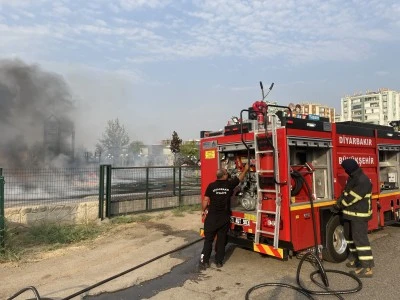 Diyarbakır'da oyun parkında çıkan yangın söndürüldü