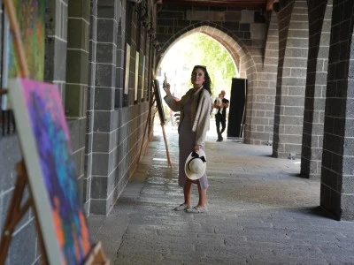 Diyarbakır'da &quot;Mezopotamya'nın İzleri&quot; konulu resim sergisi düzenlendi