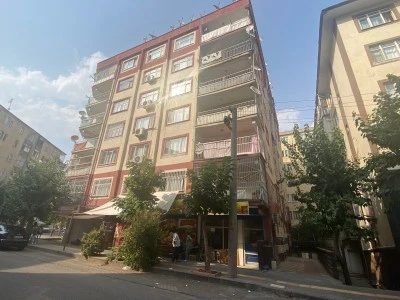 Diyarbakır'da sallandığı ihbarıyla tahliye edilen binada hasar olmadığı tespit edildi